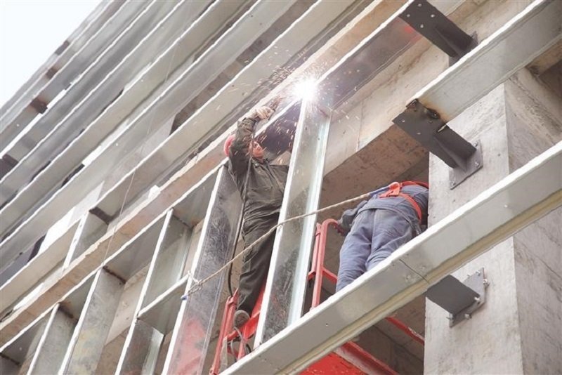 　　項(xiàng)目現(xiàn)場(chǎng)施工忙。 貴州日?qǐng)?bào)天眼新聞?dòng)浾?楊曦 攝